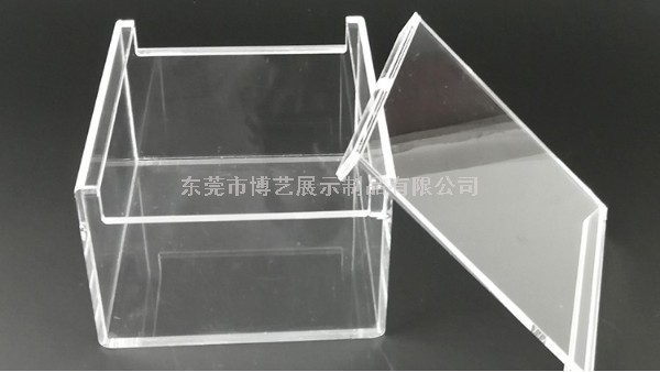 在定制亞克力展示架時，絲印應(yīng)該注意一些什么事項呢？